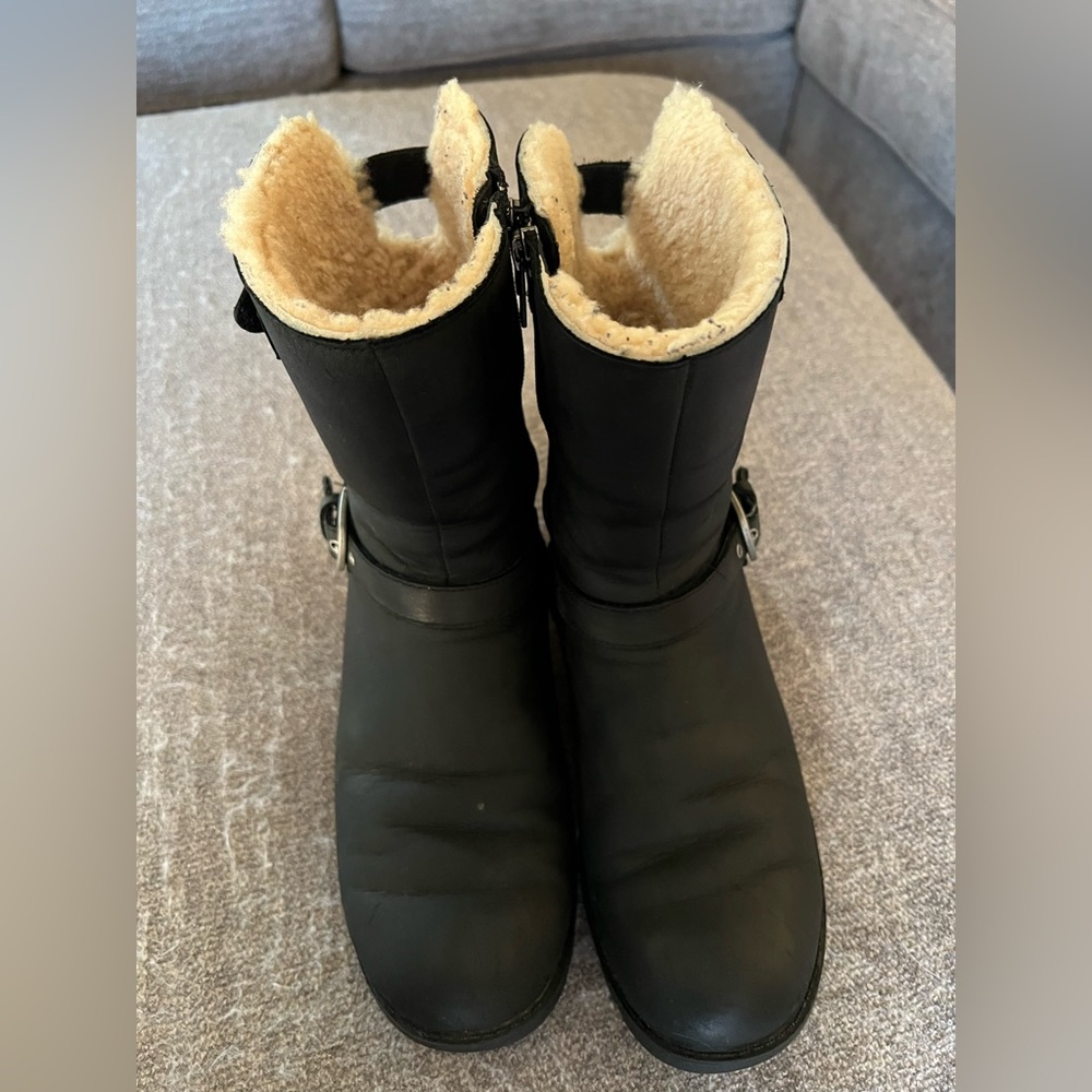 Ugg Black Leather boots with Leather care kit Size 8.5